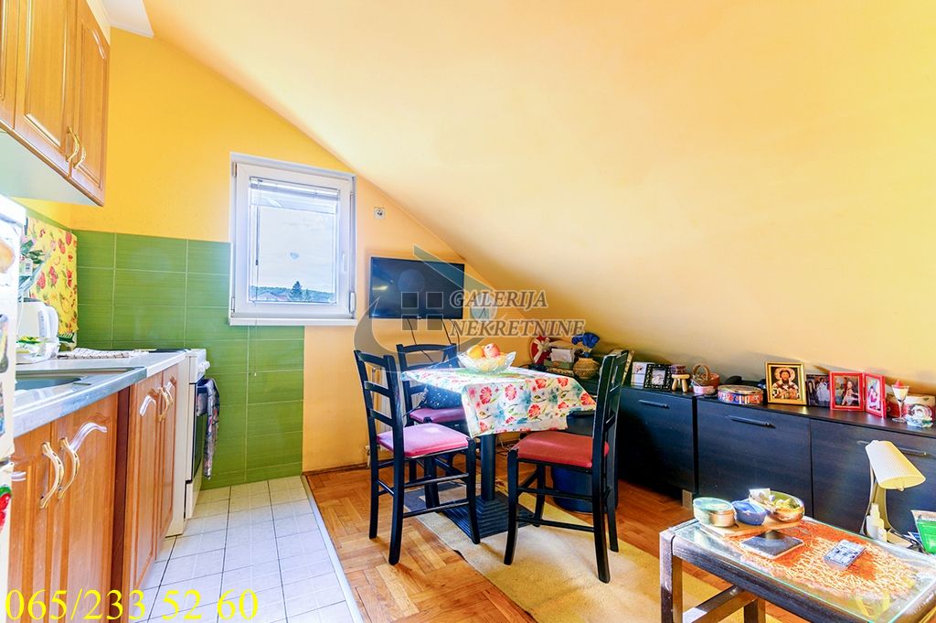 Rakovica  Kanarevo brdo   Roze Luksemburg 31m2 1