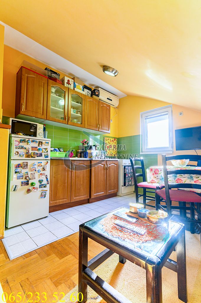 Rakovica  Kanarevo brdo   Roze Luksemburg 31m2 5