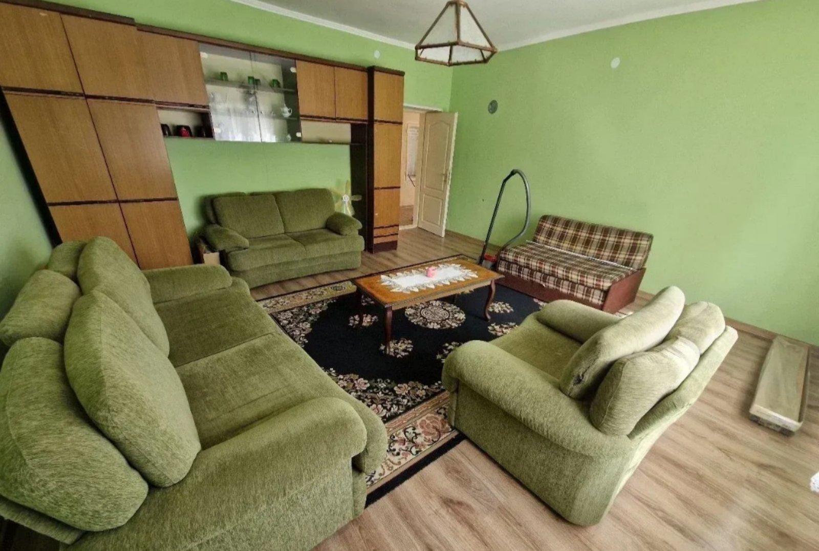 Na prodaju porodicana kuca u Srbobranu 3