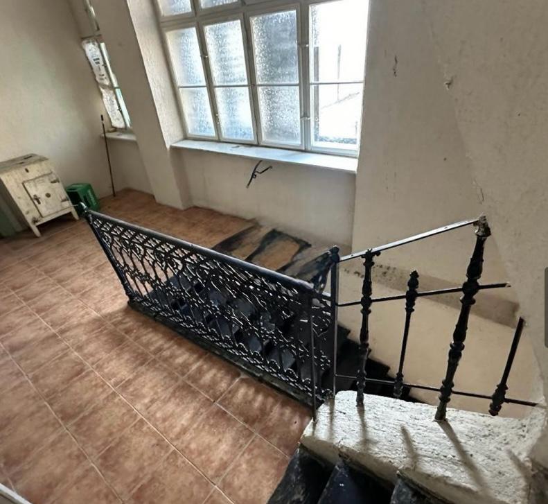 Prodaje se ceo sprat vise stanova na glavnoj ulici u Somboru 3