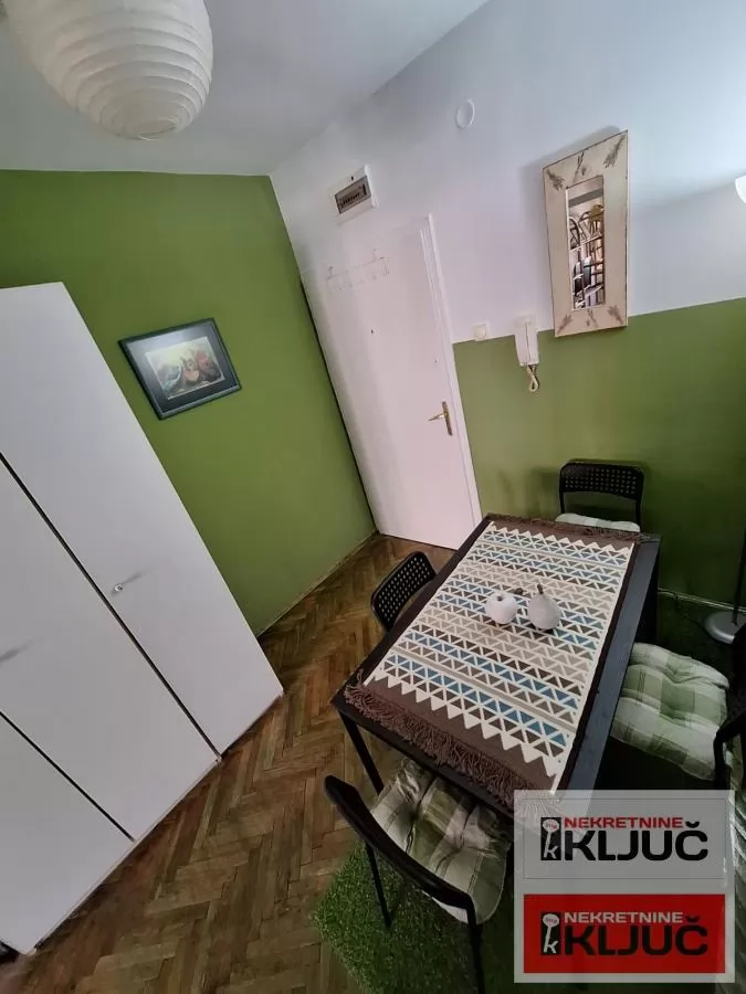 KEJ IZDAJE SE DVOSOBAN NAMEŠTEN STAN 4