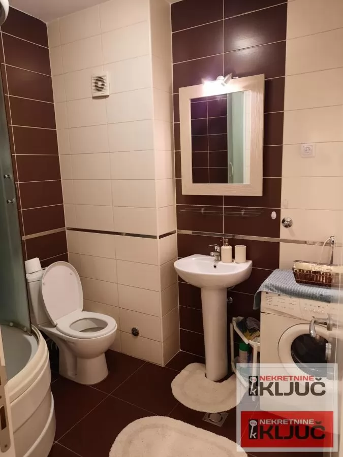 LIMAN 3,41 m2, DVOSOBAN,može i kao poslovni prostor-kancelarija 12