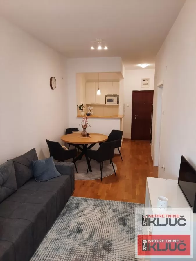 LIMAN 3,41 m2, DVOSOBAN,može i kao poslovni prostor-kancelarija 4