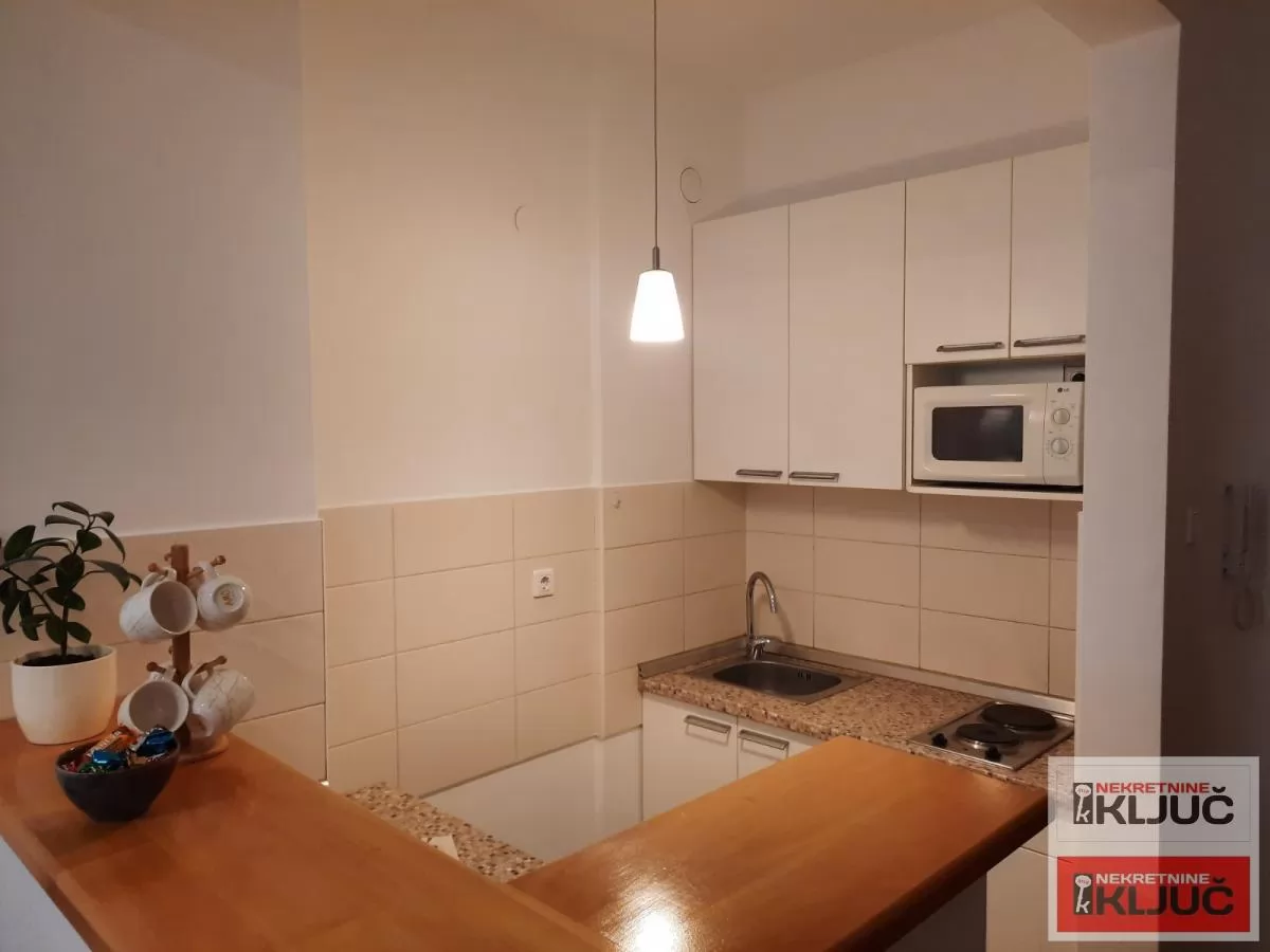 LIMAN 3,41 m2, DVOSOBAN,može i kao poslovni prostor-kancelarija 6
