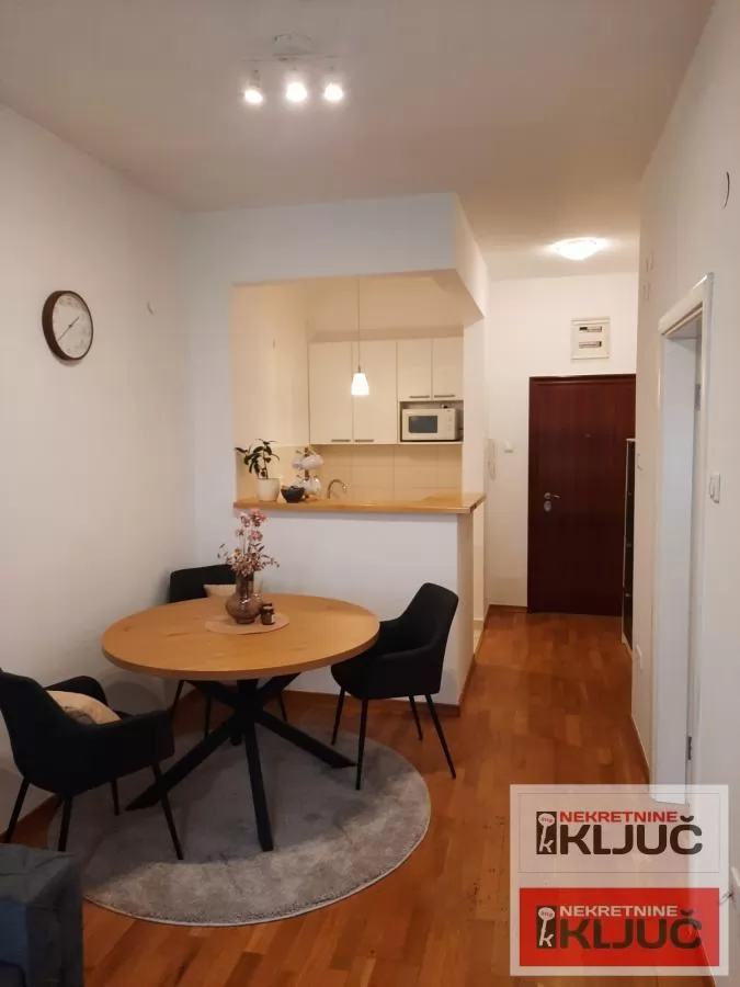 LIMAN 3,41 m2, DVOSOBAN,može i kao poslovni prostor-kancelarija 8