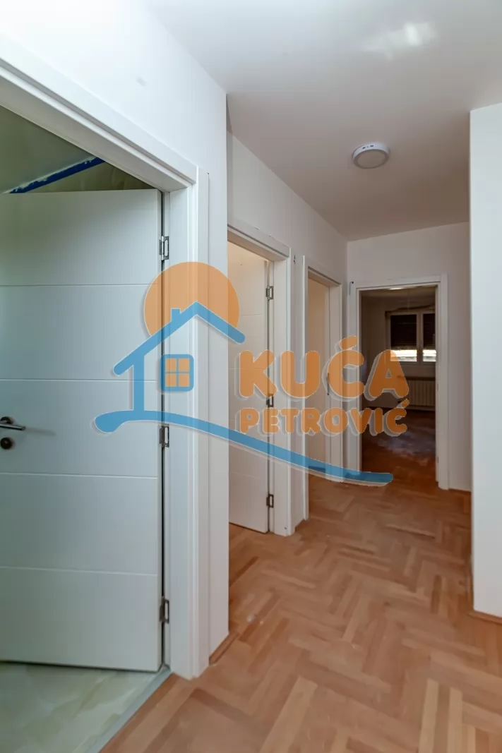 Dvosoban stan, 59.6 m2, Železnička stanica, Dimitrija Tucovića ID: p-016428 11