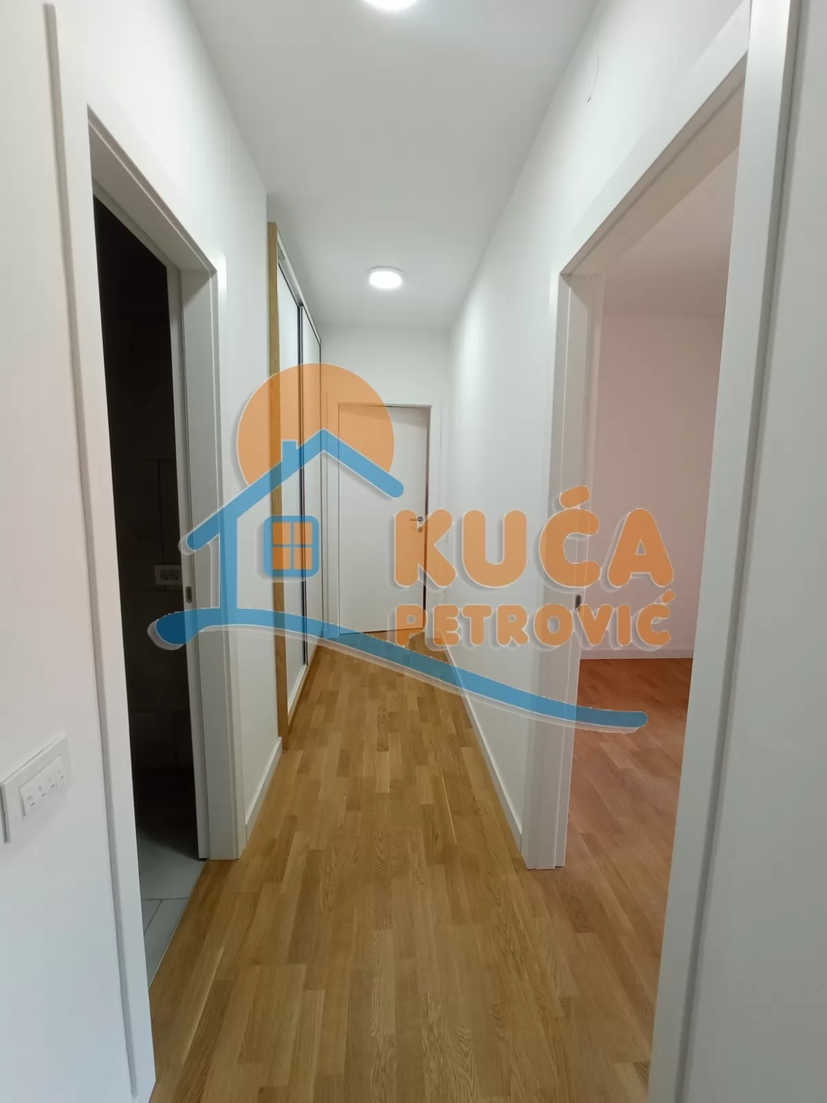 Dvosoban stan, 72 m2, Centar, Oblačića Rada ID: i-016452 21