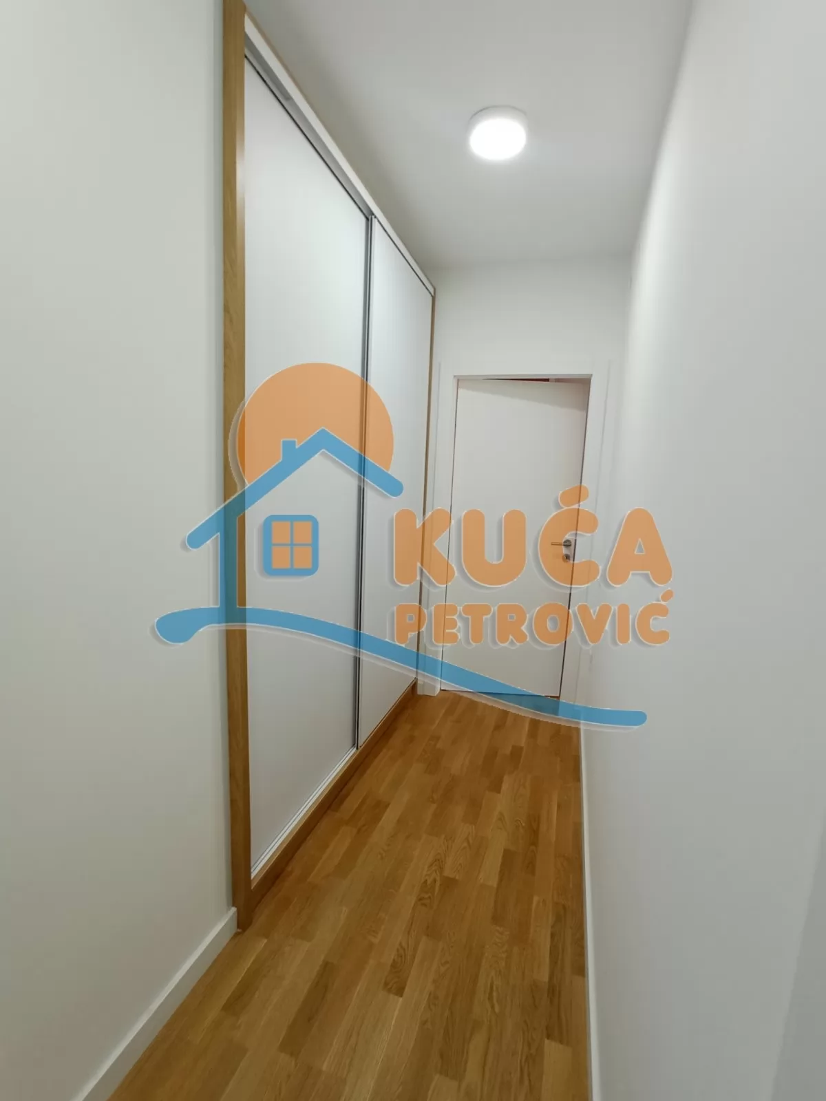 Dvosoban stan, 72 m2, Centar, Oblačića Rada ID: i-016452 23