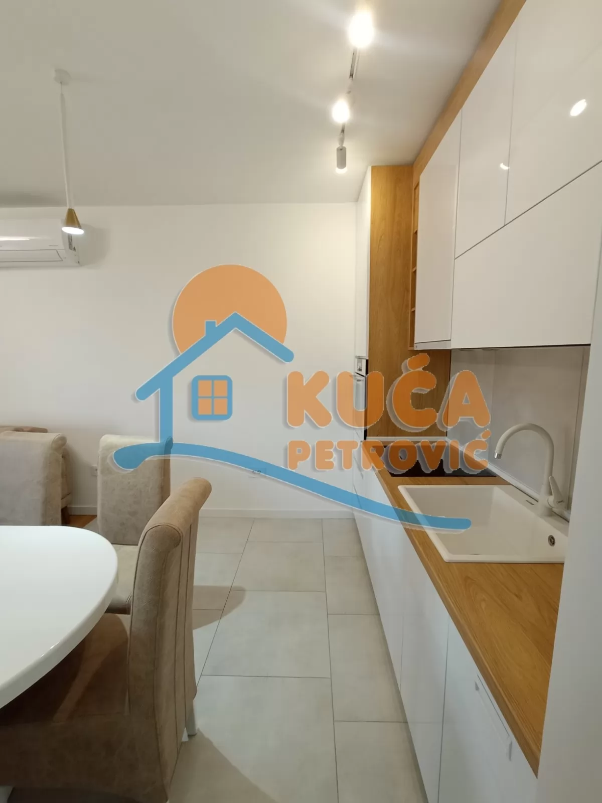 Dvosoban stan, 72 m2, Centar, Oblačića Rada ID: i-016452 7