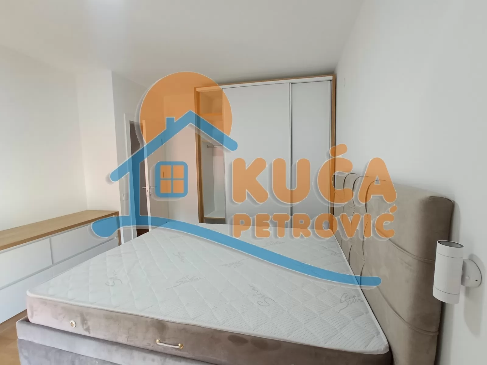 Dvosoban stan, 72 m2, Centar, Oblačića Rada ID: i-016452 9
