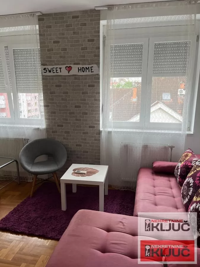 Garsonjera na Grbavici, 26 m², 5/6 sprat-odmah useljivo 2