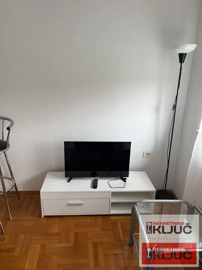 Garsonjera na Grbavici, 26 m², 5/6 sprat-odmah useljivo 4