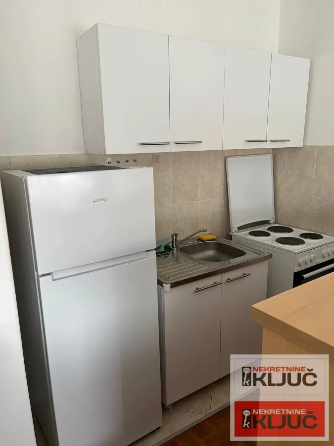 Garsonjera na Grbavici, 26 m², 5/6 sprat-odmah useljivo 5