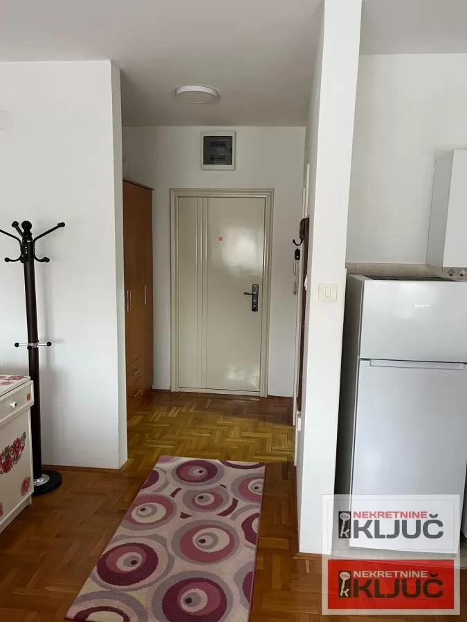 Garsonjera na Grbavici, 26 m², 5/6 sprat-odmah useljivo 6