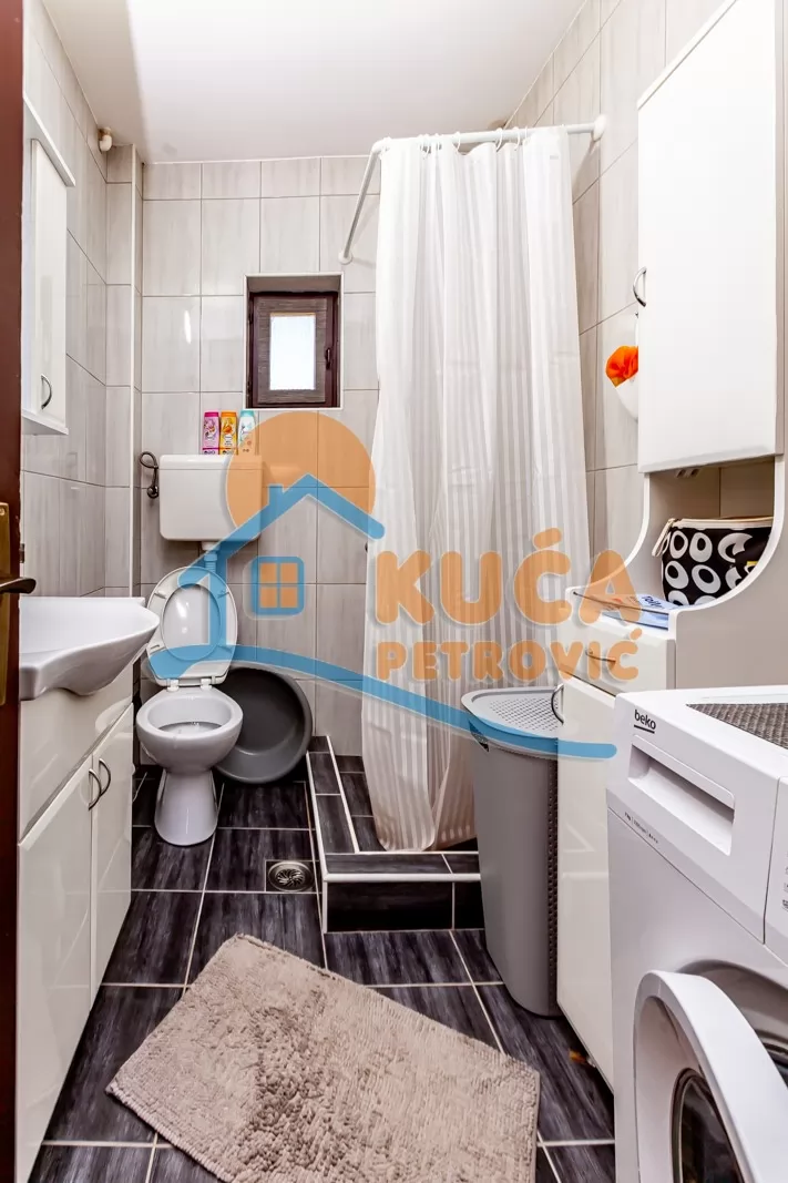Trosobna kuća, 188 m2, Donji Komren, Bračka ID: p-016427 15