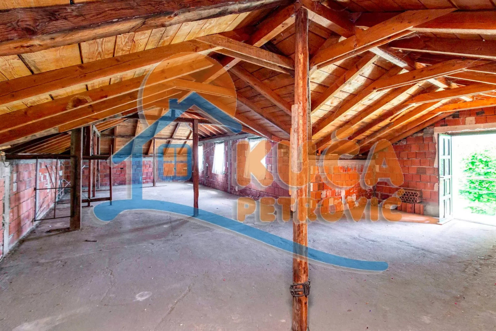 Trosobna kuća, 188 m2, Donji Komren, Bračka ID: p-016427 20