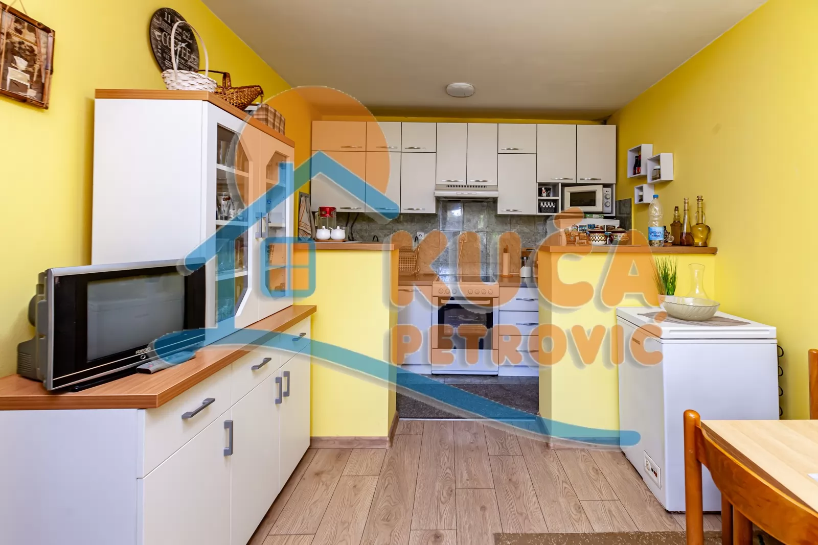 Trosobna kuća, 188 m2, Donji Komren, Bračka ID: p-016427 8