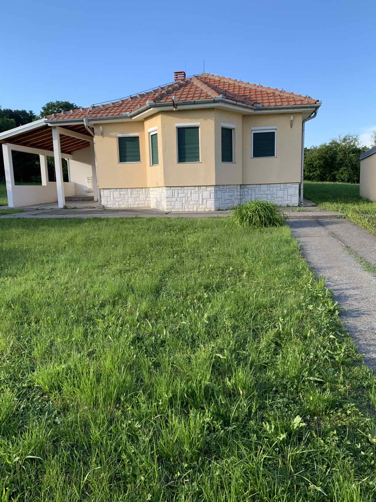 Prodajem kucu u Vrbovnu 1