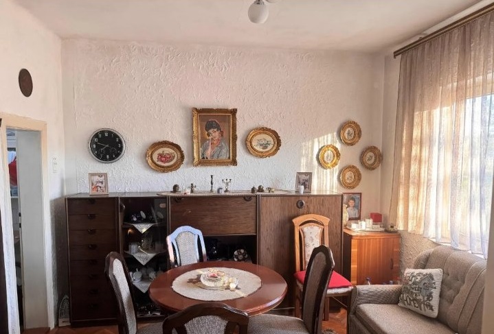 Prodajem stan u Moroviću Šid 2