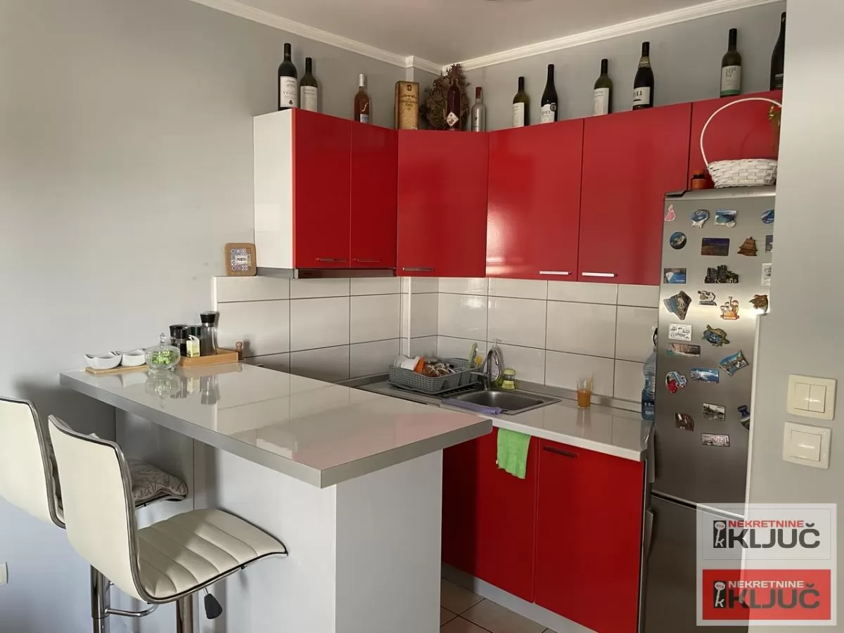 BULEVAR PATRIJARHA PAVLA IZDAJE SE JEDNOIPOSOBAN NAMEŠTEN STAN 3