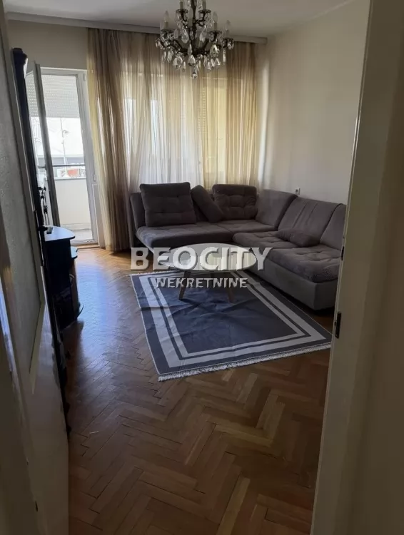 Dvosoban stan, 68 m2, Liman 2, Bulevar Cara Lazara ID: 132265 1