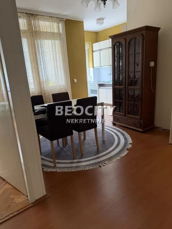 Dvosoban stan, 68 m2, Liman 2, Bulevar Cara Lazara ID: 132265 2