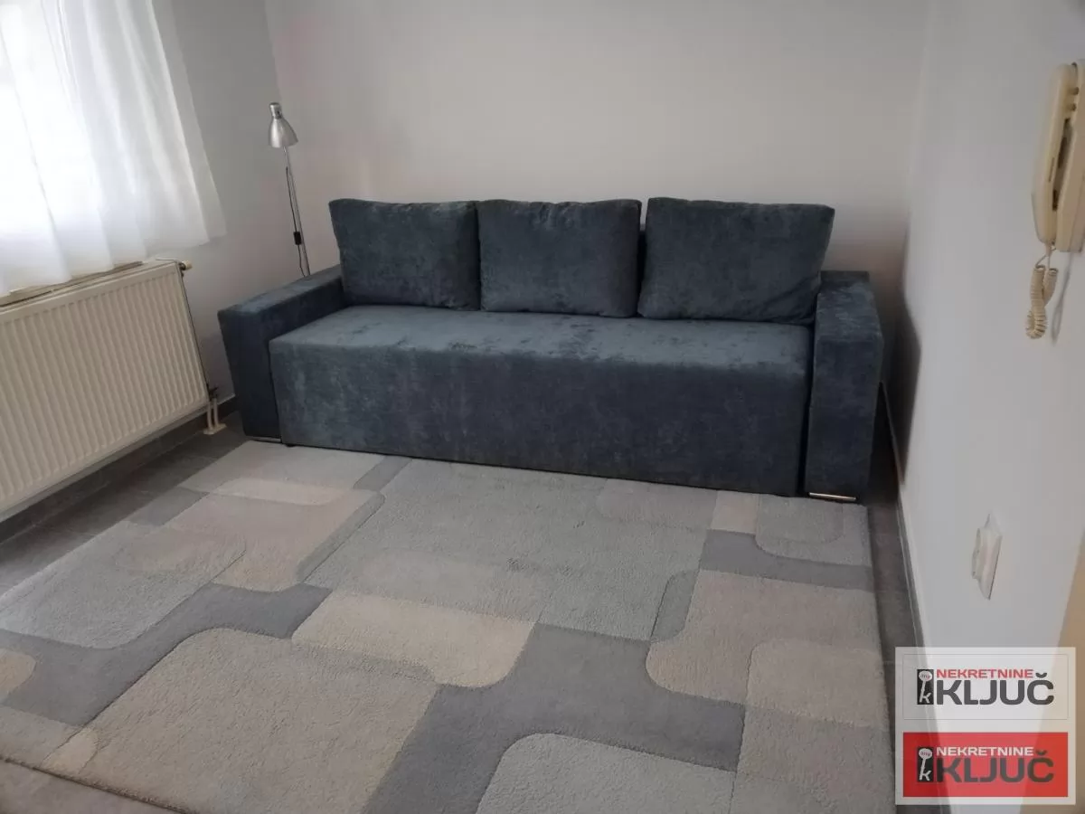 Mičurinova-renovirana garsonjera 7