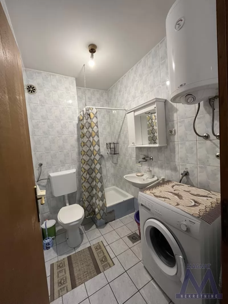 Stan,NOVI SAD,BULEVAR,kv: 24, € 250, ID: 9101036 8
