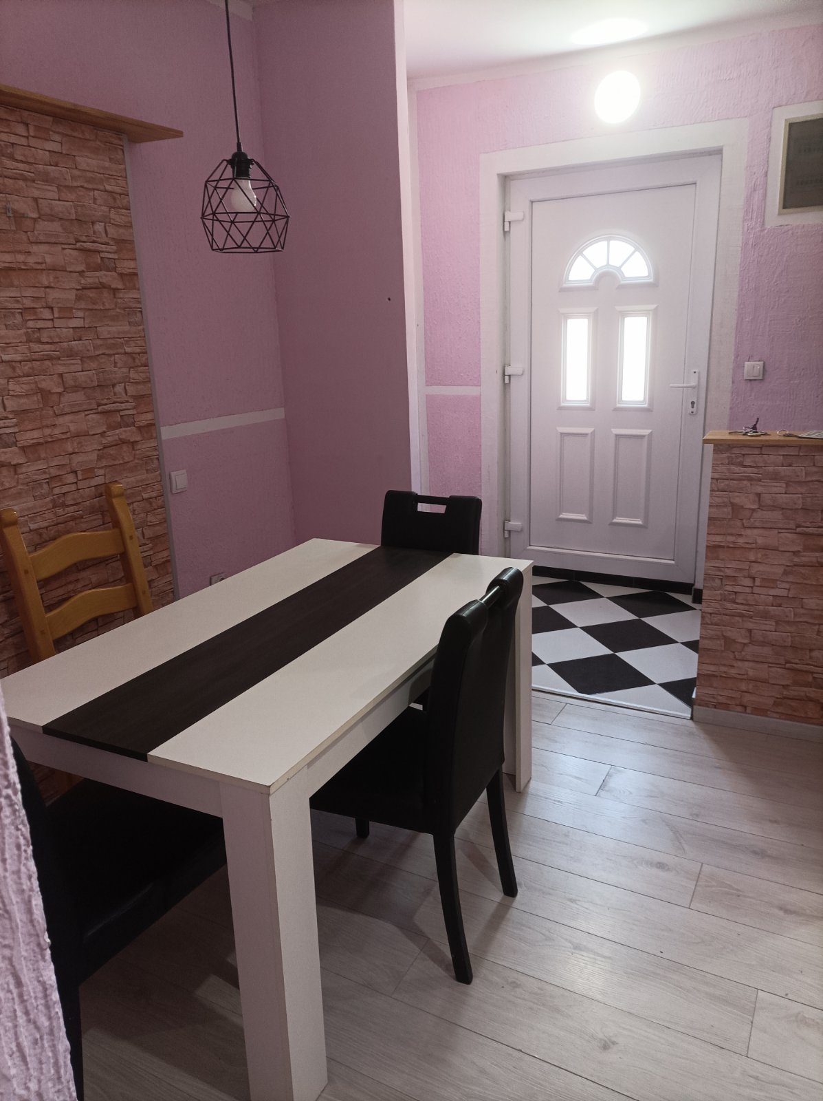 Namešten stan u kući  50m2  na prvom spratu  zaseban ulaz 4
