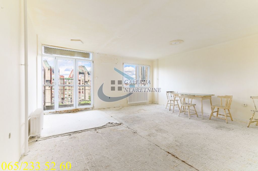 Voždovac  Banjica   Paunova 77m2 1