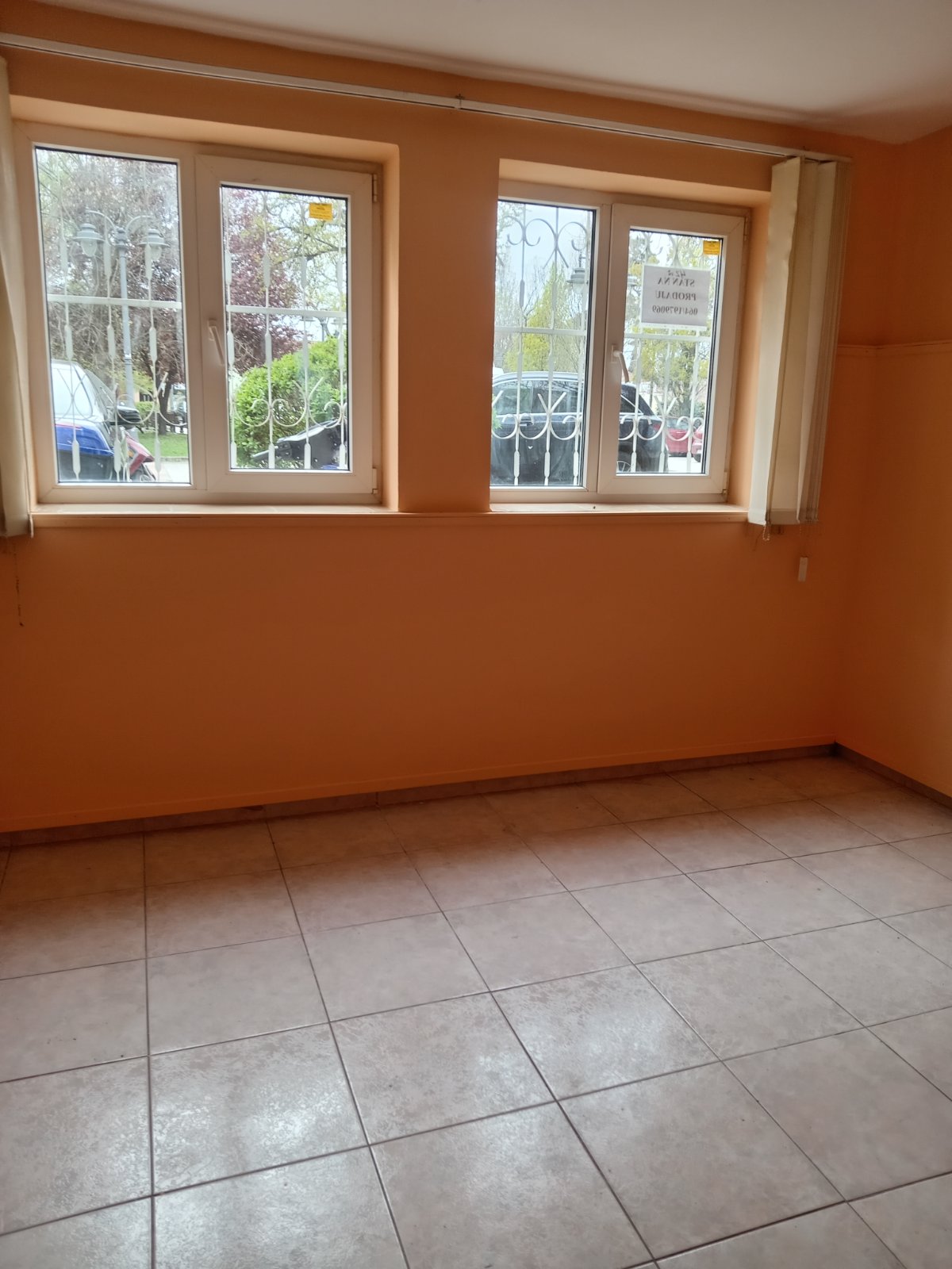 Prodajem stan u Vršcu idealan kao poslovni prostor 2