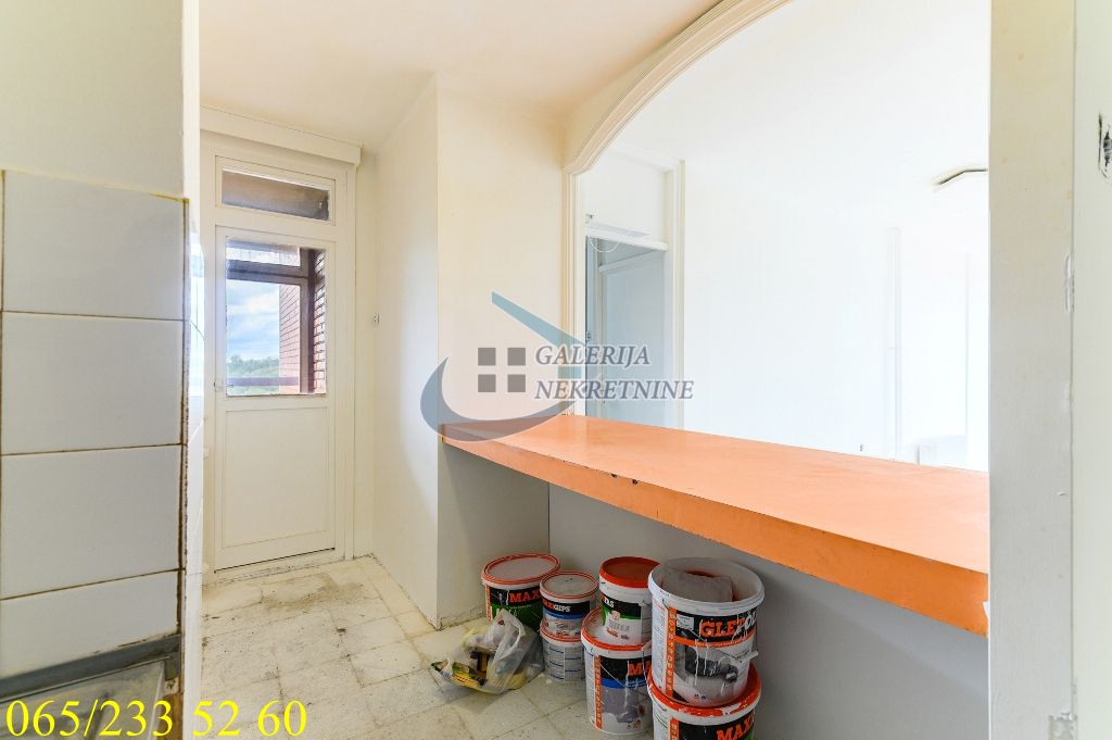Voždovac  Banjica   Paunova 77m2 4