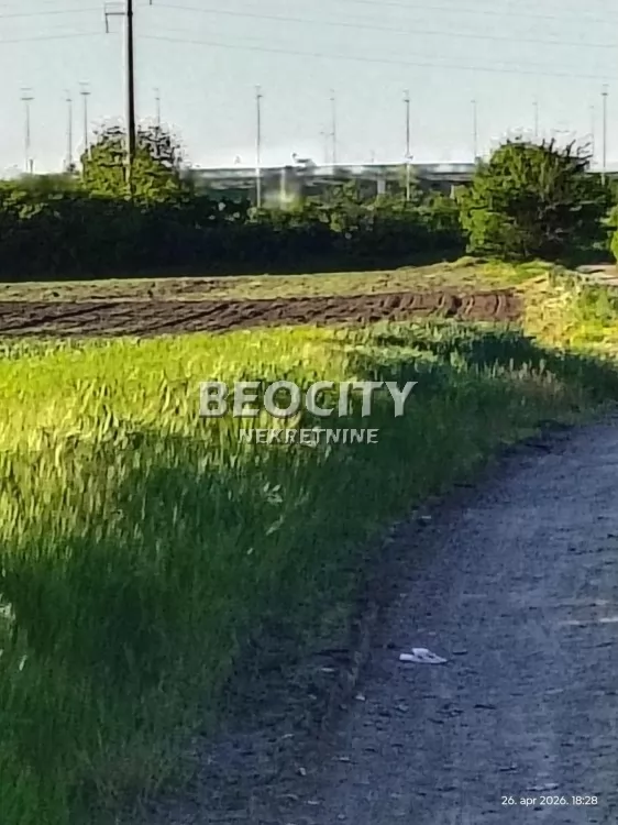 Plac, Sremska 16 ID: 132308 6