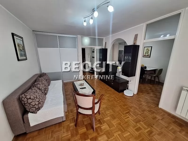 Trosoban stan, 79 m2, Centar, Marka Čelebonovića ID: 131989 2