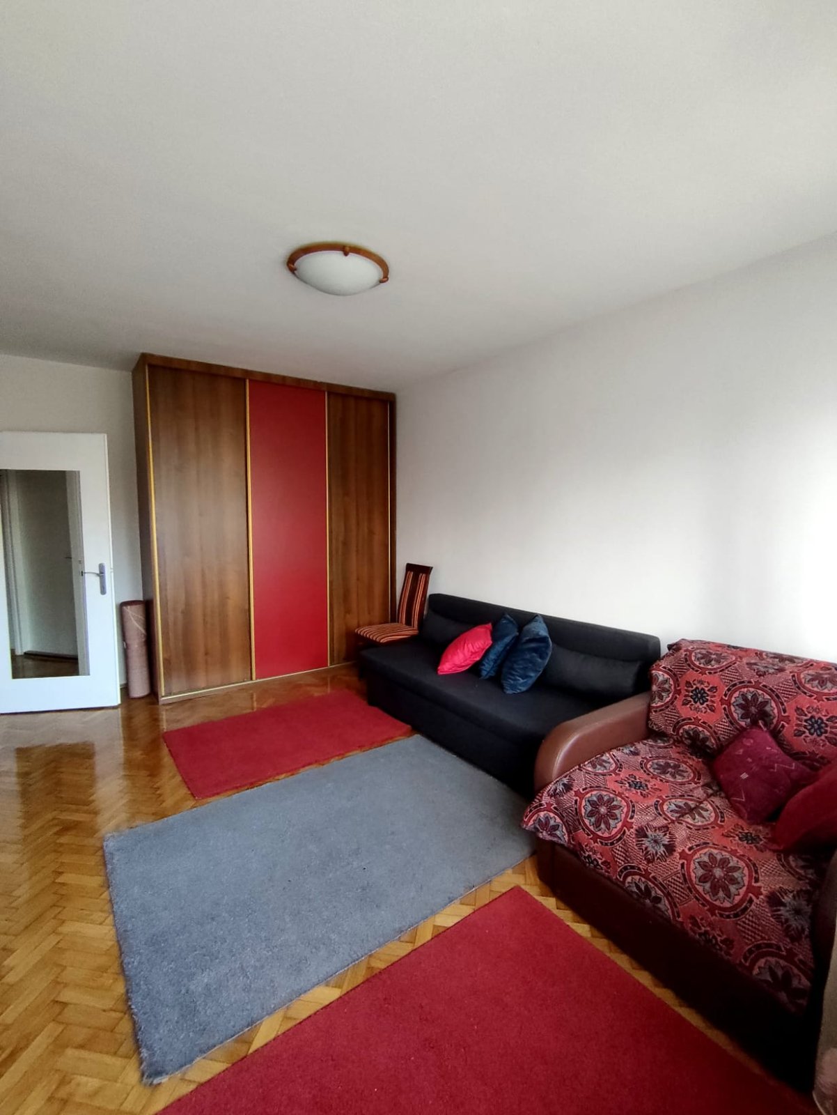Izdajem dvosoban stan  Novi Beograd  Otona Župančića 50 m2 1