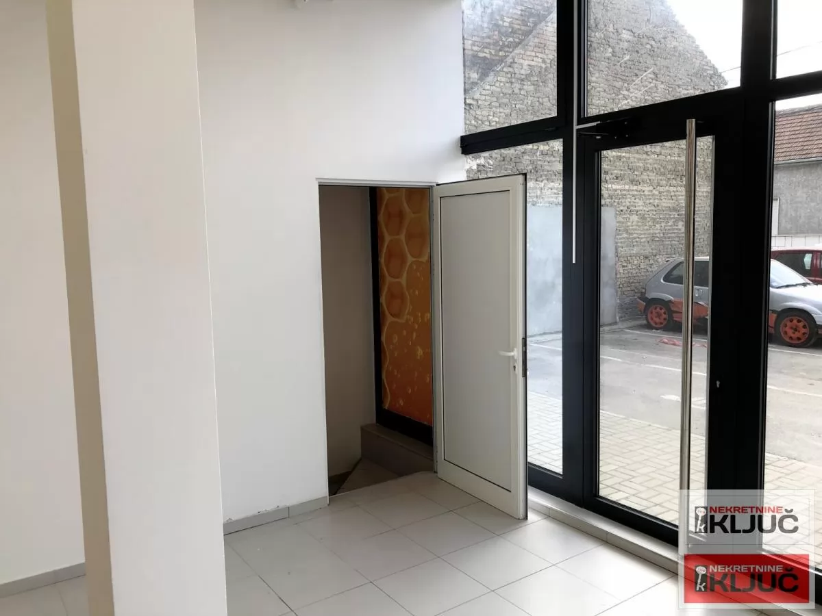 Poslovni prostor 331 m², Telep, Novi Sad 6