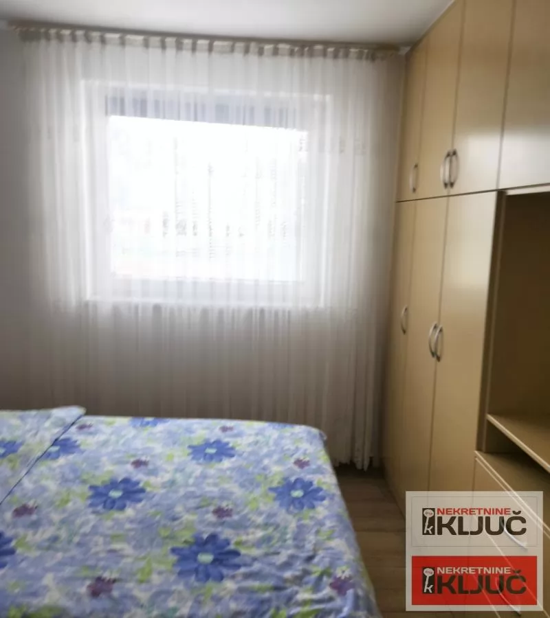 SREMSKA KAMENICA IZDAJE SE KUĆA SA GARAŽOM 20