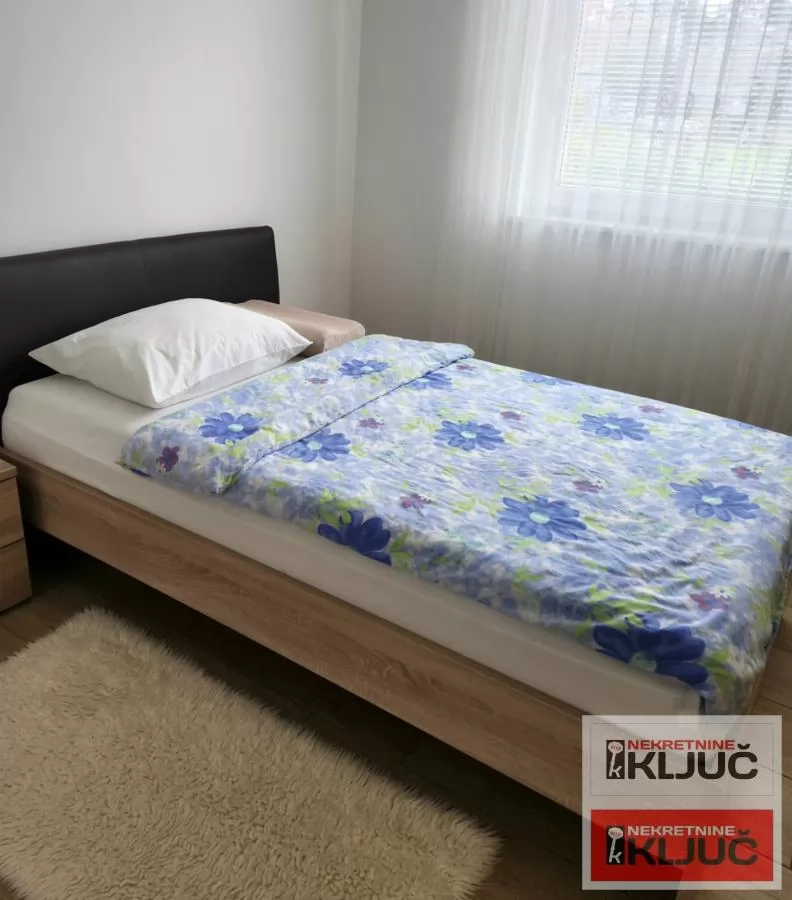 SREMSKA KAMENICA IZDAJE SE KUĆA SA GARAŽOM 22
