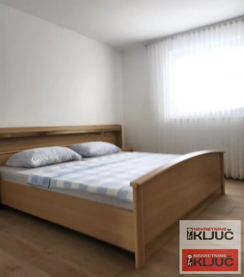 SREMSKA KAMENICA IZDAJE SE KUĆA SA GARAŽOM 29