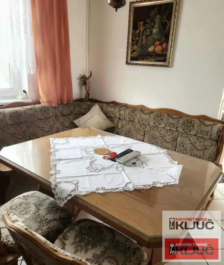SREMSKA KAMENICA IZDAJE SE KUĆA SA GARAŽOM 3
