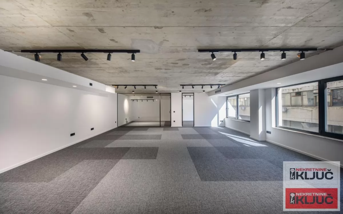 Poslovni prostor 279 m², Bulevar Oslobođenja, Novi Sad 18