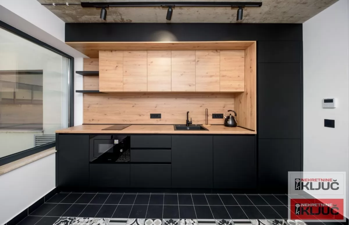 Poslovni prostor 279 m², Bulevar Oslobođenja, Novi Sad 5