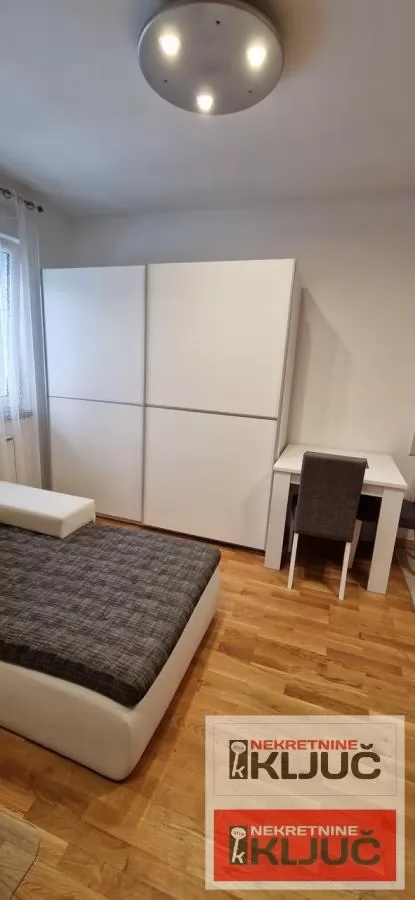 Odlicna garsonjera u blizini Sajma 4