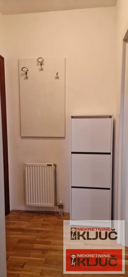 Odlicna garsonjera u blizini Sajma 5