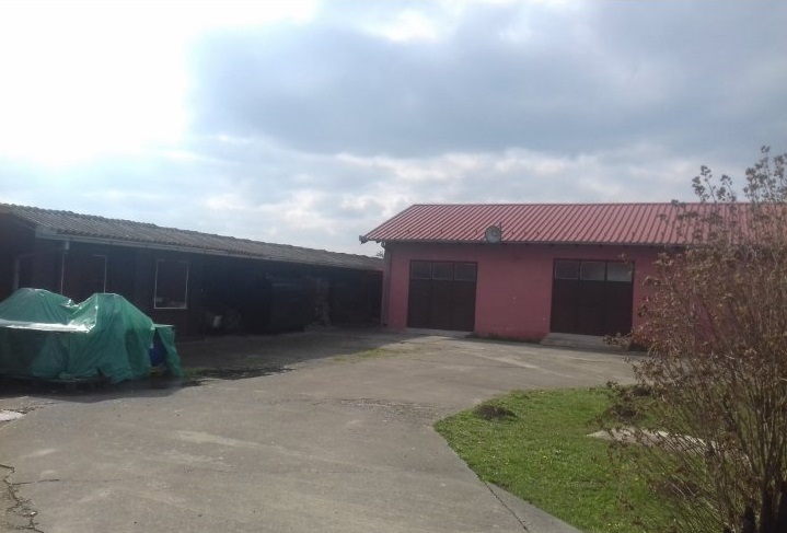 Prodajem stambeno poslovni prostor 3