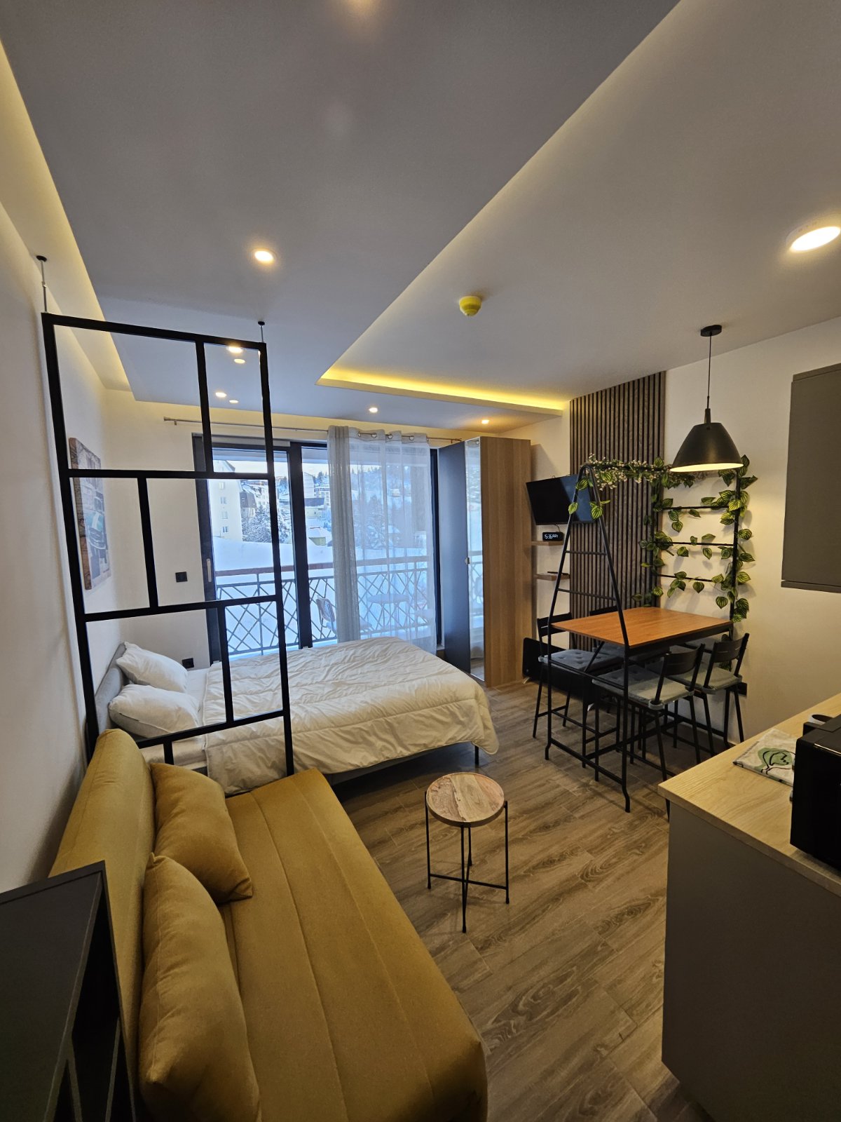 Prodaje se luksuzan studio apartman na Kopaoniku 2