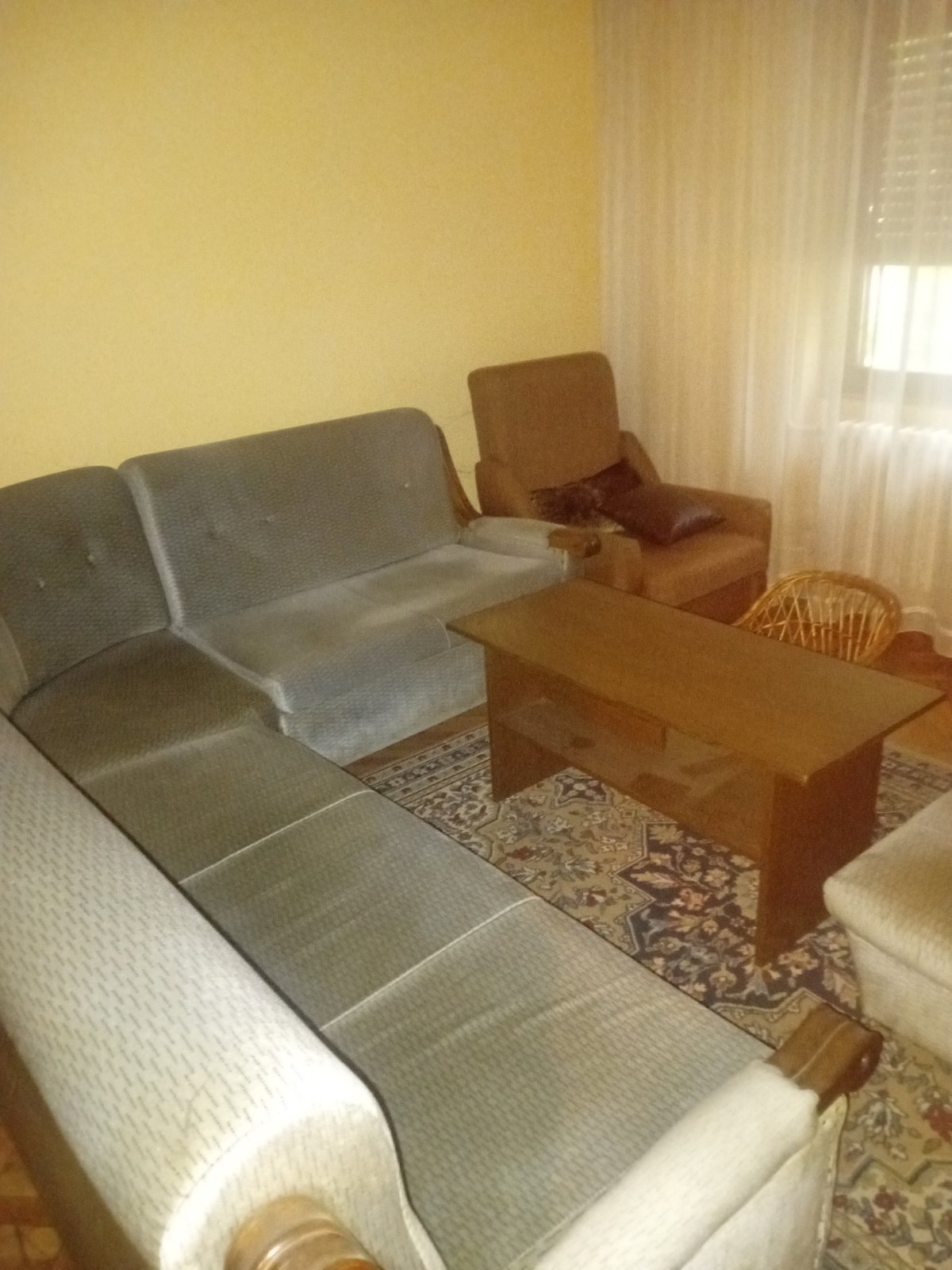 Prostrana kuća vrhunskog kvaliteta gradnje  sa pomoćnim objektima 8