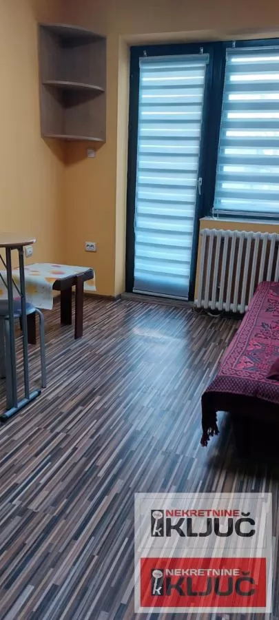 Dobra garsonjera u centru grada 5