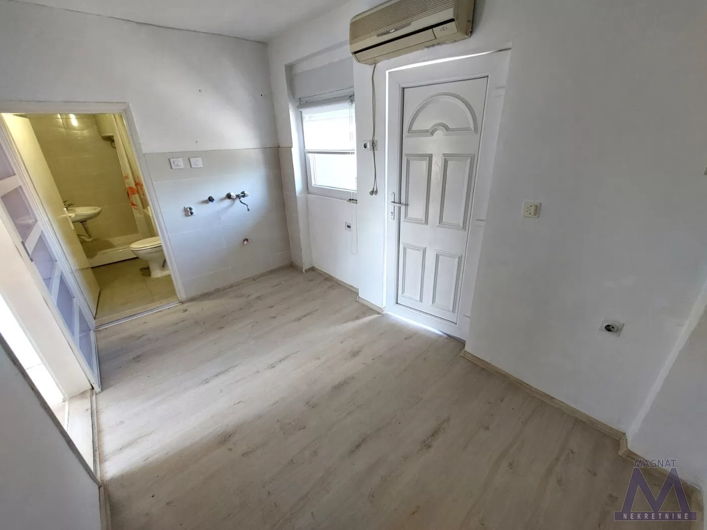 Stan,NOVI SAD,PODBARA,kv: 29, € 70000, ID: 1019314 3