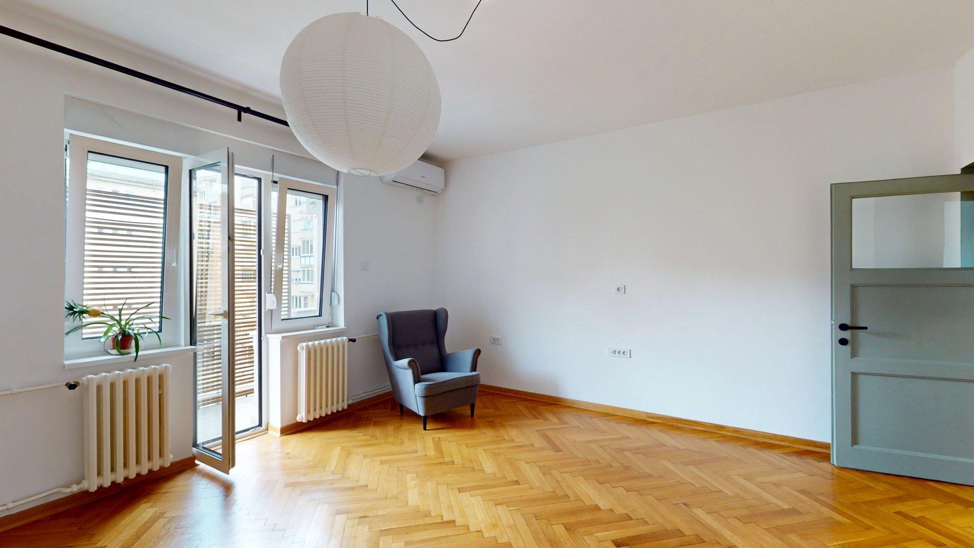 Renoviran trosoban stan na Keju Novi Sad 1